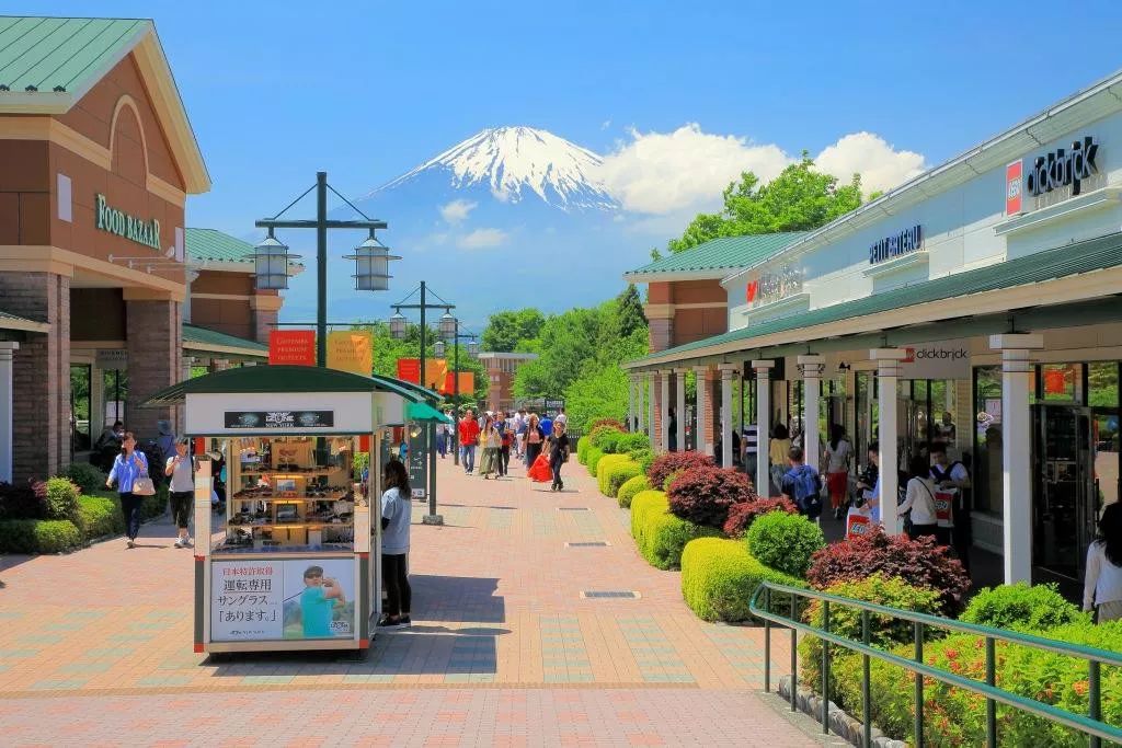 奥特莱斯吃美食,奥特莱斯为何那么火