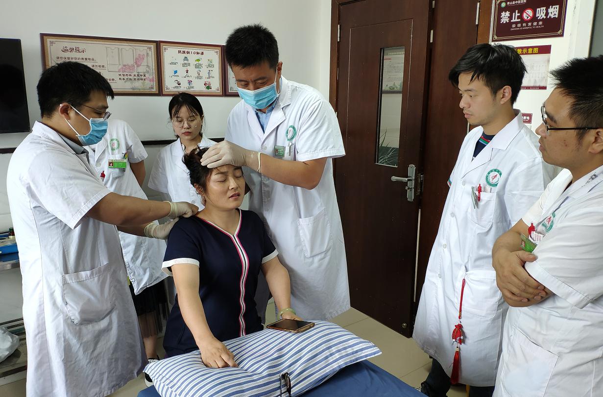 倾囊相授心系秀山｜市中医院医生许海涛，援渝半年，为当地留下5项中医适宜技术