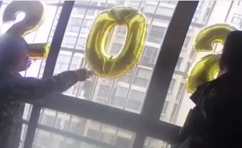 閭诲眳绐楁埛涓婃儕鐜皊os姹傛晳淇″彿,闃冲彴鎯婄幇sos鍚撳緱璧剁揣鎶ヨ