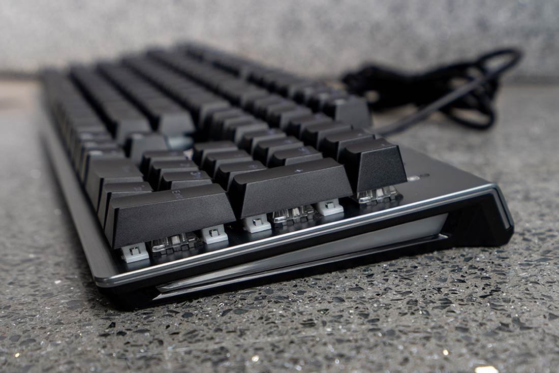 雷柏v530有彩色键盘灯光吗,雷柏v530是热拔轴的吗