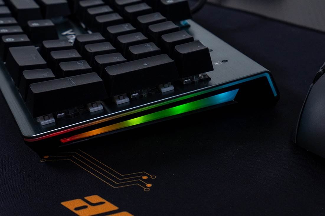 雷柏v530有彩色键盘灯光吗,雷柏v530是热拔轴的吗