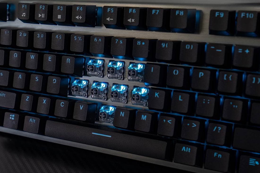 雷柏v530有彩色键盘灯光吗,雷柏v530是热拔轴的吗