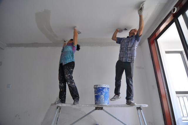 腻子粉受潮后掉粉怎么办,顶上腻子粉开裂掉粉原因