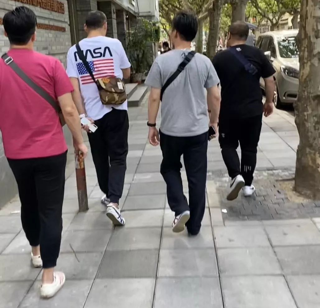 还来不及年轻只能选择认真的老去,我来不及认真的年轻只能选择老去