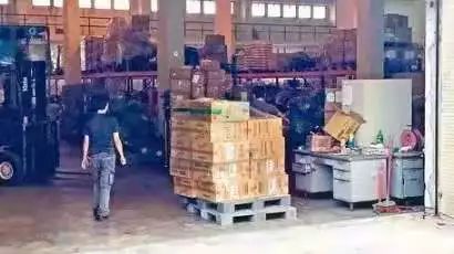 台湾小丑政客：挨火箭炮的命，操航母的心