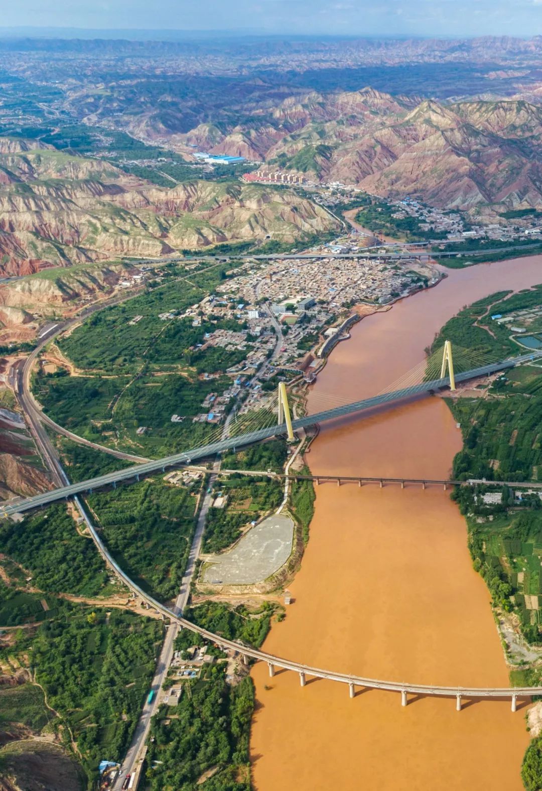 5000公里的国家,5000公里外看地球