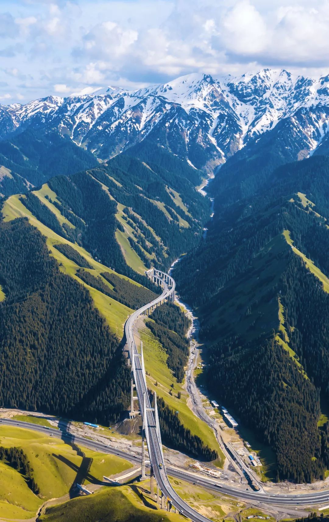 5000公里的国家,5000公里外看地球