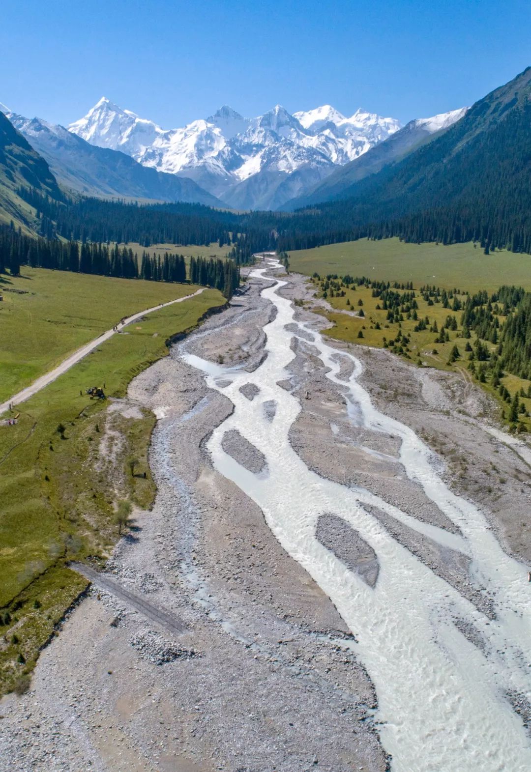 5000公里的国家,5000公里外看地球