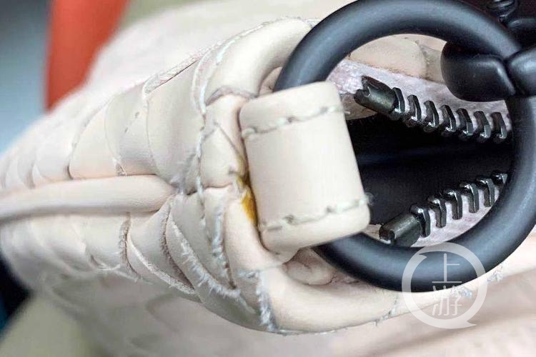 你代购的名牌包是真的吗,大牌包买假的还是正品