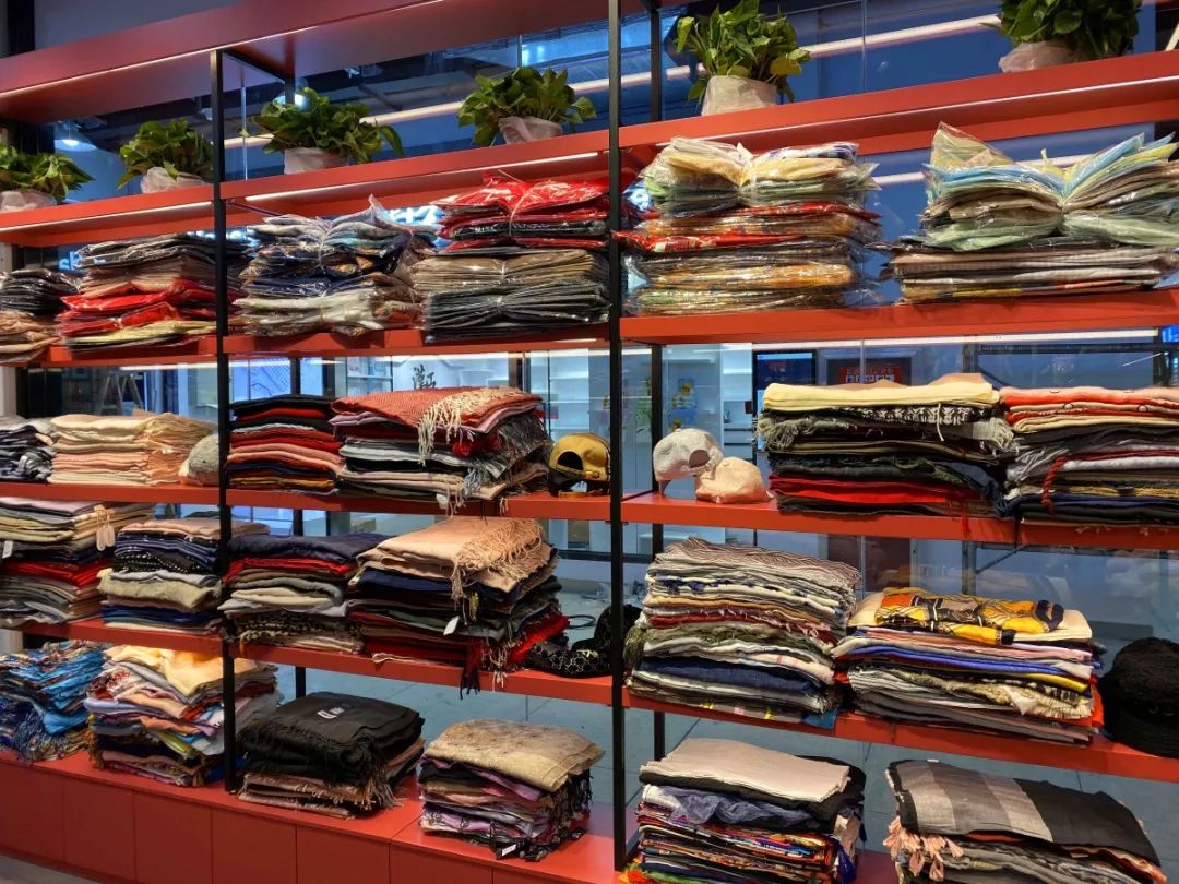 义乌小商品市场开门迎客,义乌小商品国际第一市场