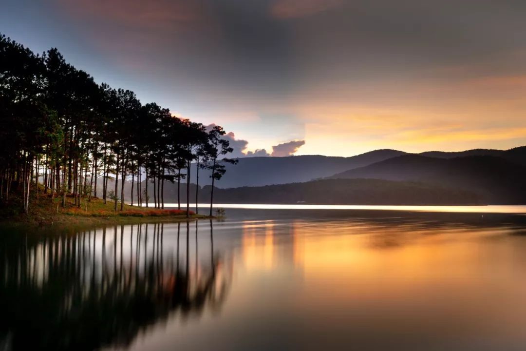 一首贺岁诗祝大家新年快乐,简单新年祝福长诗20句