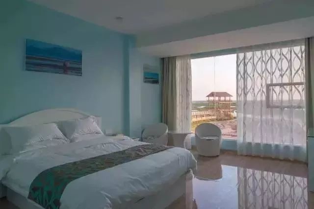 七彩贝丘湾海滩,七彩贝丘湾攻略