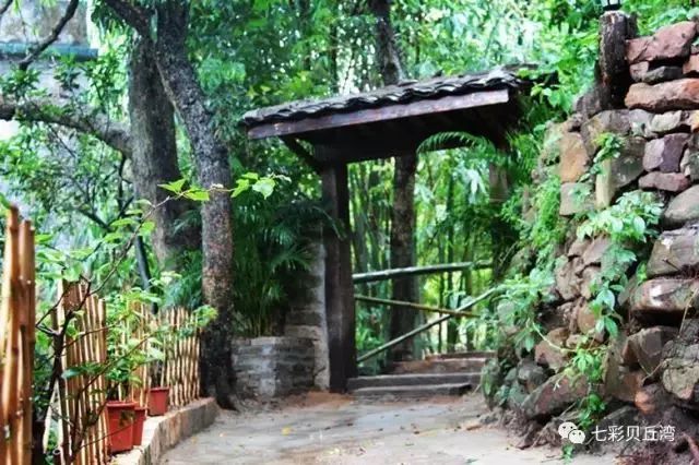 七彩贝丘湾海滩,七彩贝丘湾攻略