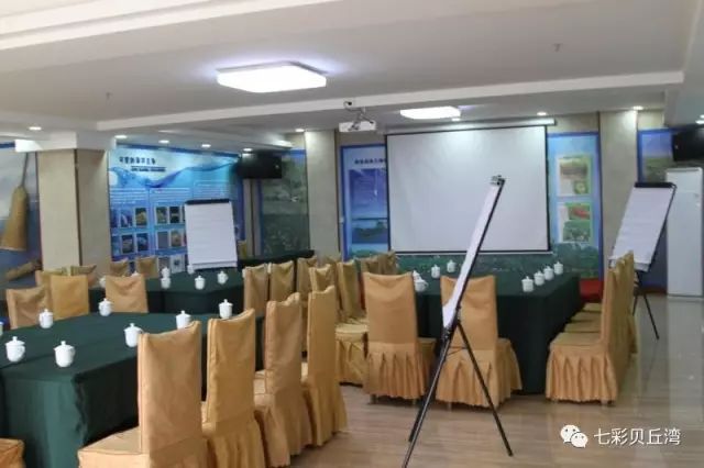 七彩贝丘湾海滩,七彩贝丘湾攻略