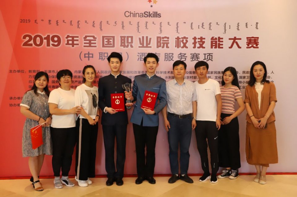 潍坊商业学校3+2录取分数线,山东潍坊商业学校2021招生计划