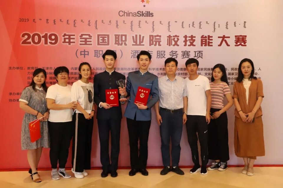 潍坊商业学校3+2录取分数线,山东潍坊商业学校2021招生计划