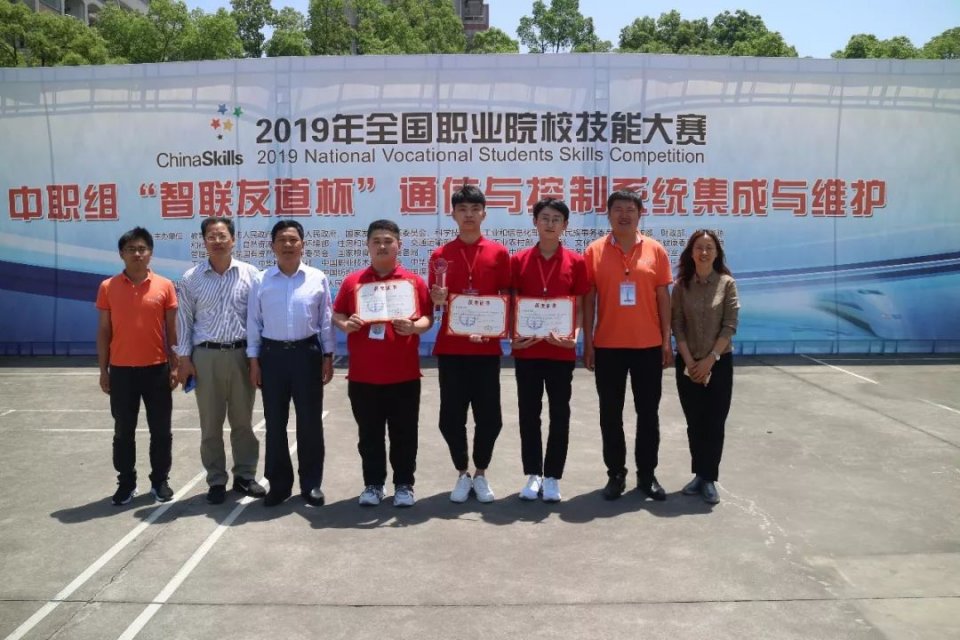 潍坊商业学校3+2录取分数线,山东潍坊商业学校2021招生计划