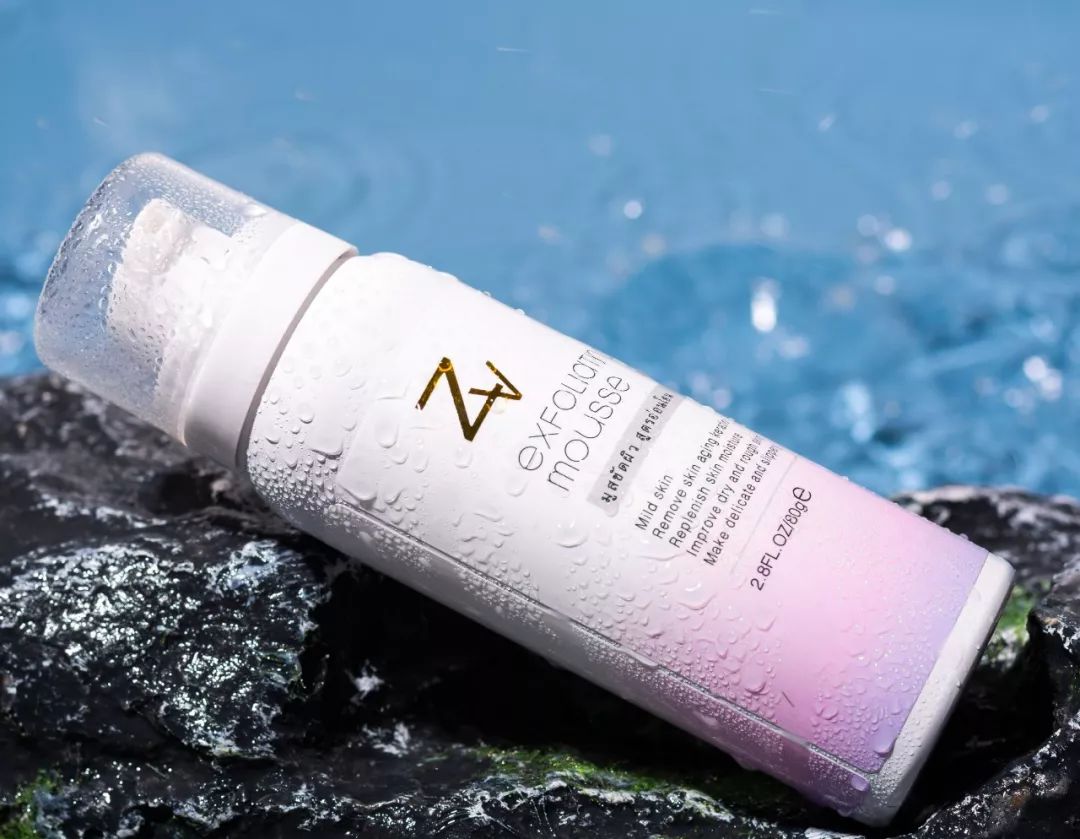 柔嫩抛光|脸上搓出3斤泥!难怪又黄又暗又黑头!10秒给脸蛋“剥壳”,厉害