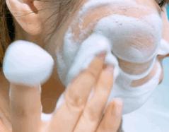 柔嫩抛光|脸上搓出3斤泥!难怪又黄又暗又黑头!10秒给脸蛋“剥壳”,厉害