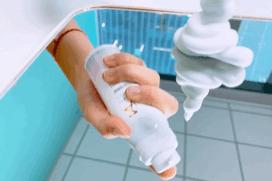 柔嫩抛光|脸上搓出3斤泥!难怪又黄又暗又黑头!10秒给脸蛋“剥壳”,厉害