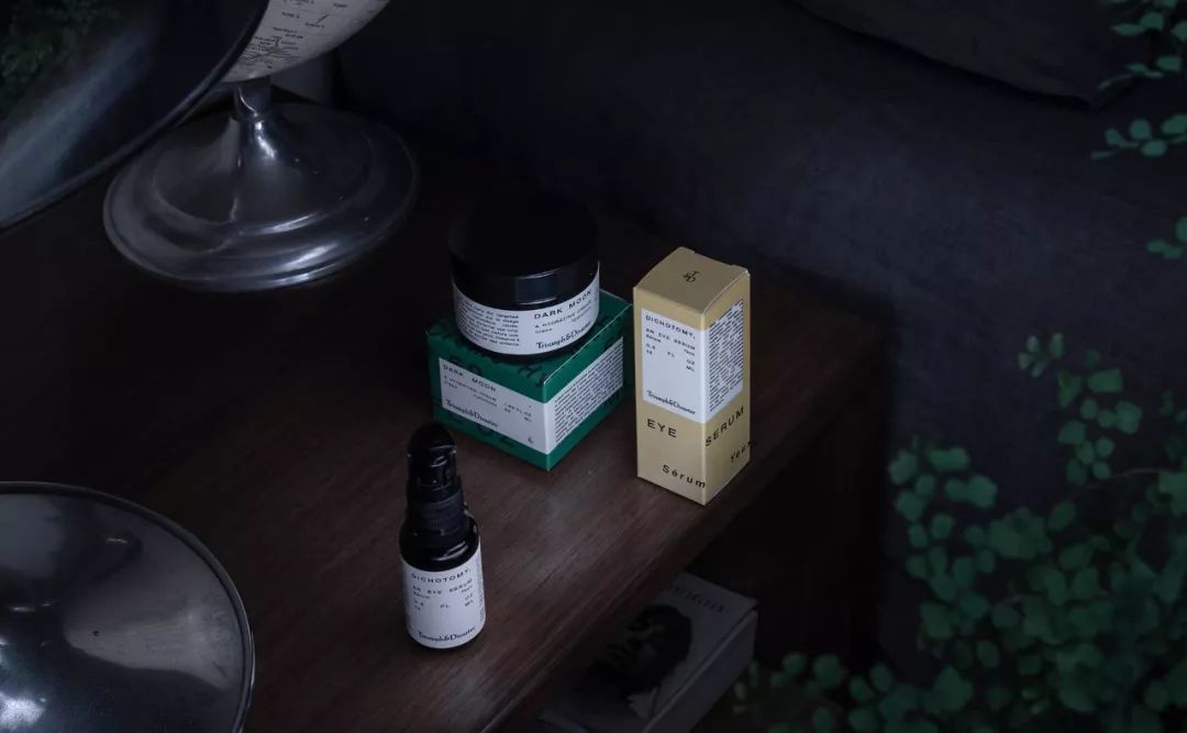 晚上应该是男人最忙的时候,晚上才是男人独处的时间