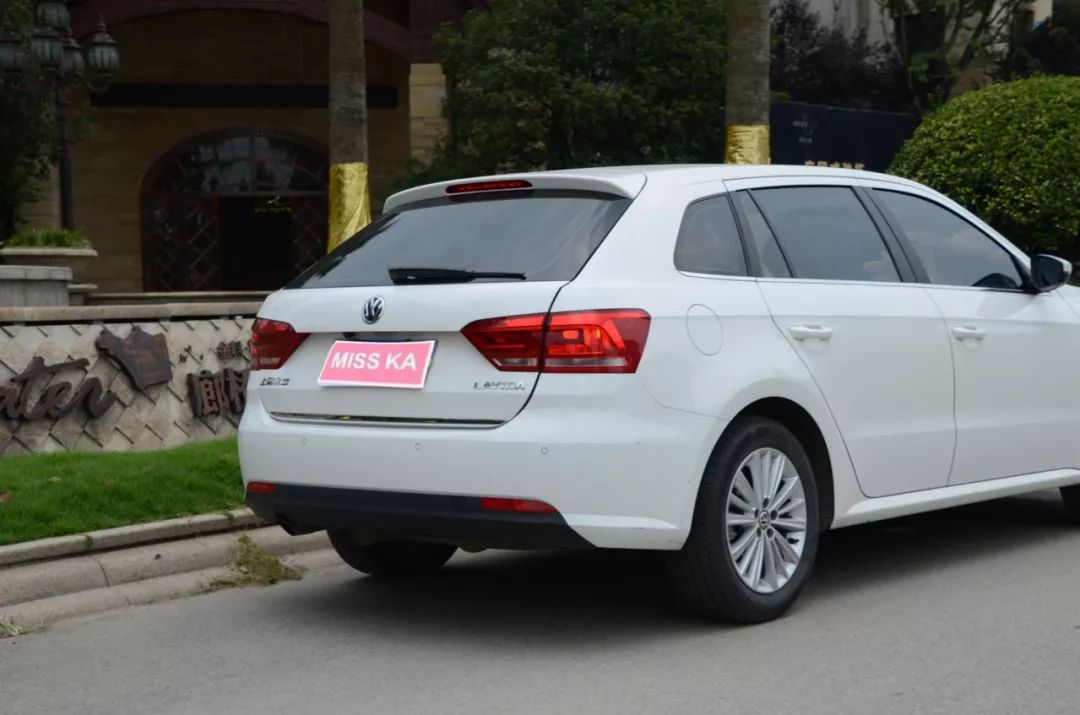 左手丰田右手大众，只花了不到5w成为人生赢家！这辆二手的朗行配置不输自家的卡罗拉！车主赚到了