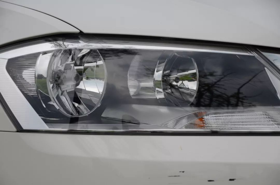 左手丰田右手大众,只花了不到5w成为人生赢家!这辆二手的朗行配置不输自家的卡罗拉!车主赚到了