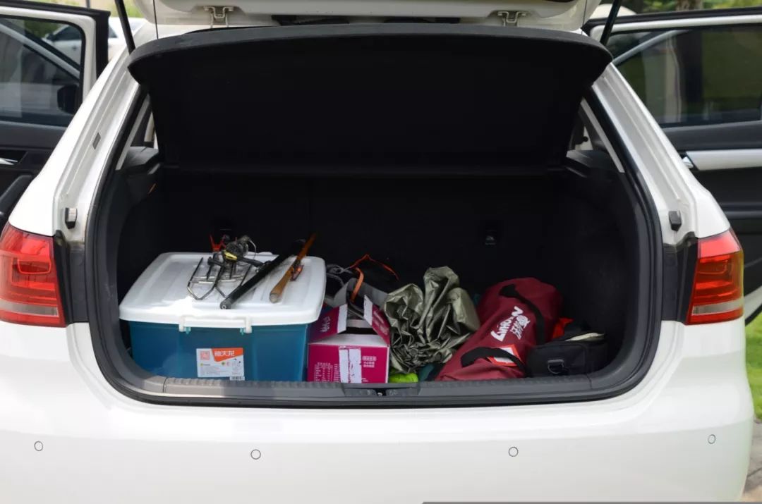 左手丰田右手大众，只花了不到5w成为人生赢家！这辆二手的朗行配置不输自家的卡罗拉！车主赚到了