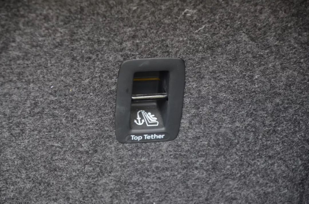 左手丰田右手大众,只花了不到5w成为人生赢家!这辆二手的朗行配置不输自家的卡罗拉!车主赚到了