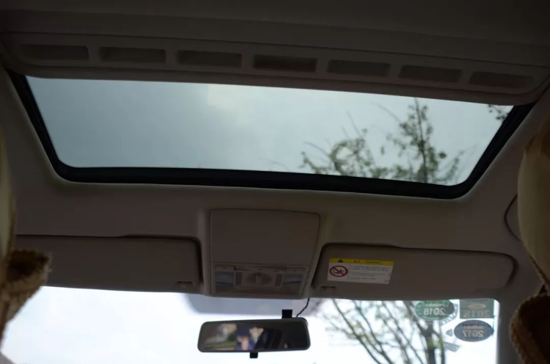 左手丰田右手大众,只花了不到5w成为人生赢家!这辆二手的朗行配置不输自家的卡罗拉!车主赚到了