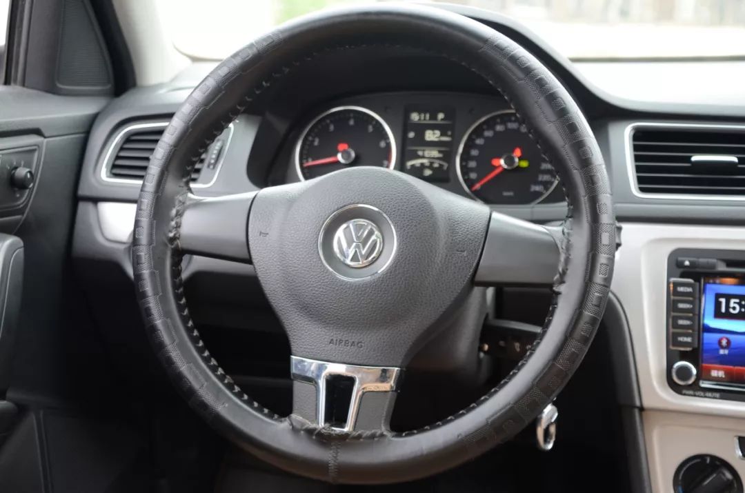 左手丰田右手大众,只花了不到5w成为人生赢家!这辆二手的朗行配置不输自家的卡罗拉!车主赚到了