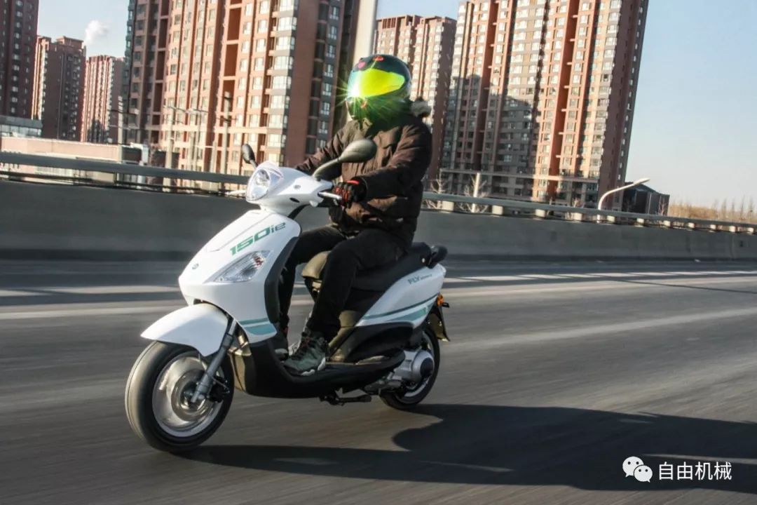 新比亚乔fly150越南产,老款比亚乔fly150