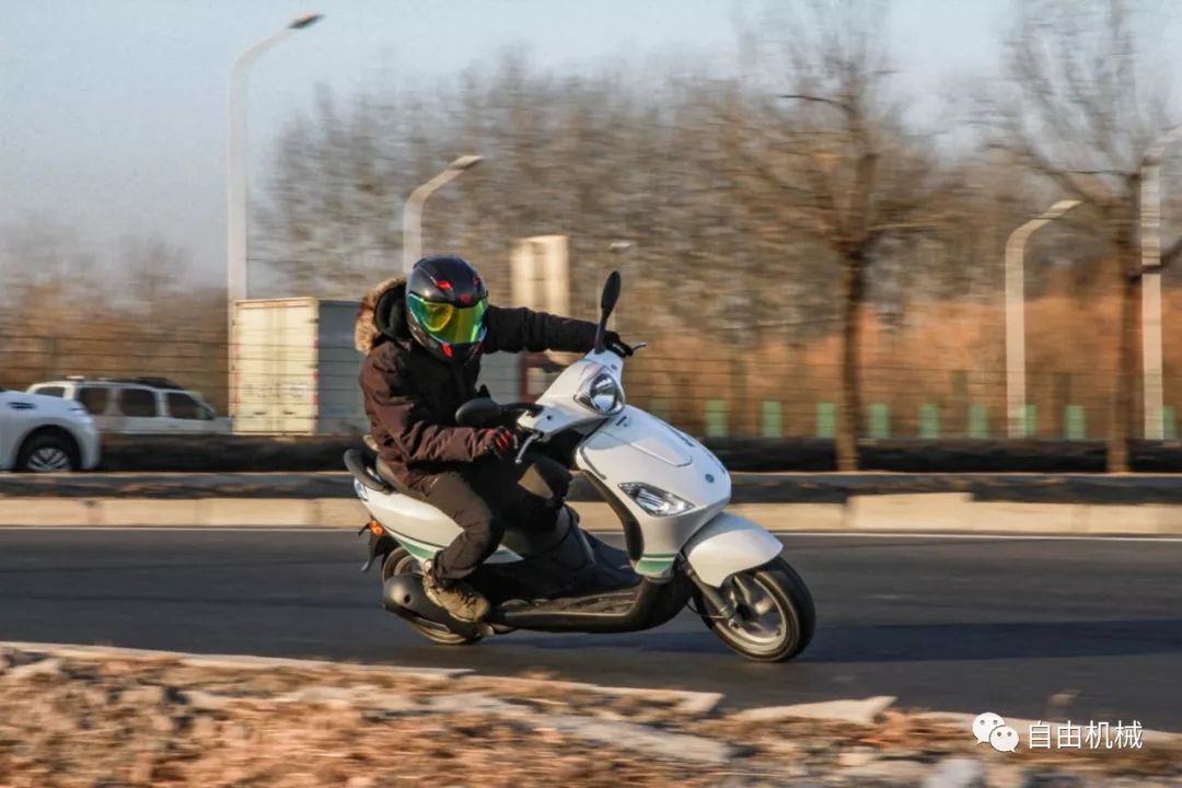 新比亚乔fly150越南产,老款比亚乔fly150