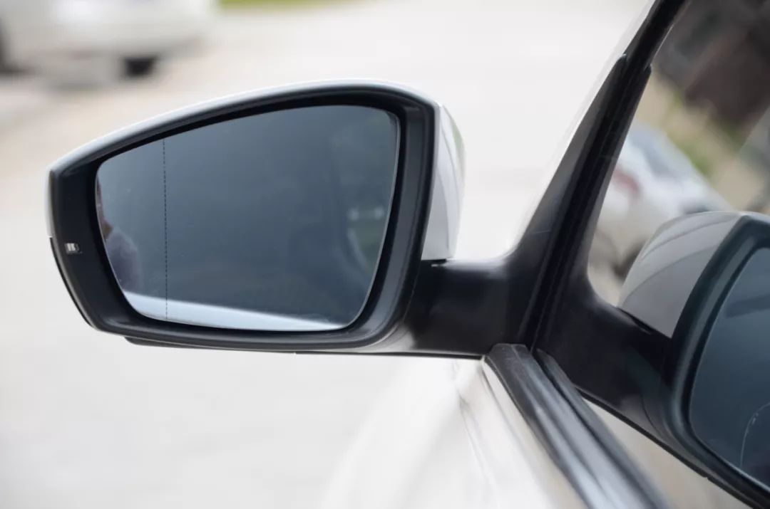 左手丰田右手大众,只花了不到5w成为人生赢家!这辆二手的朗行配置不输自家的卡罗拉!车主赚到了