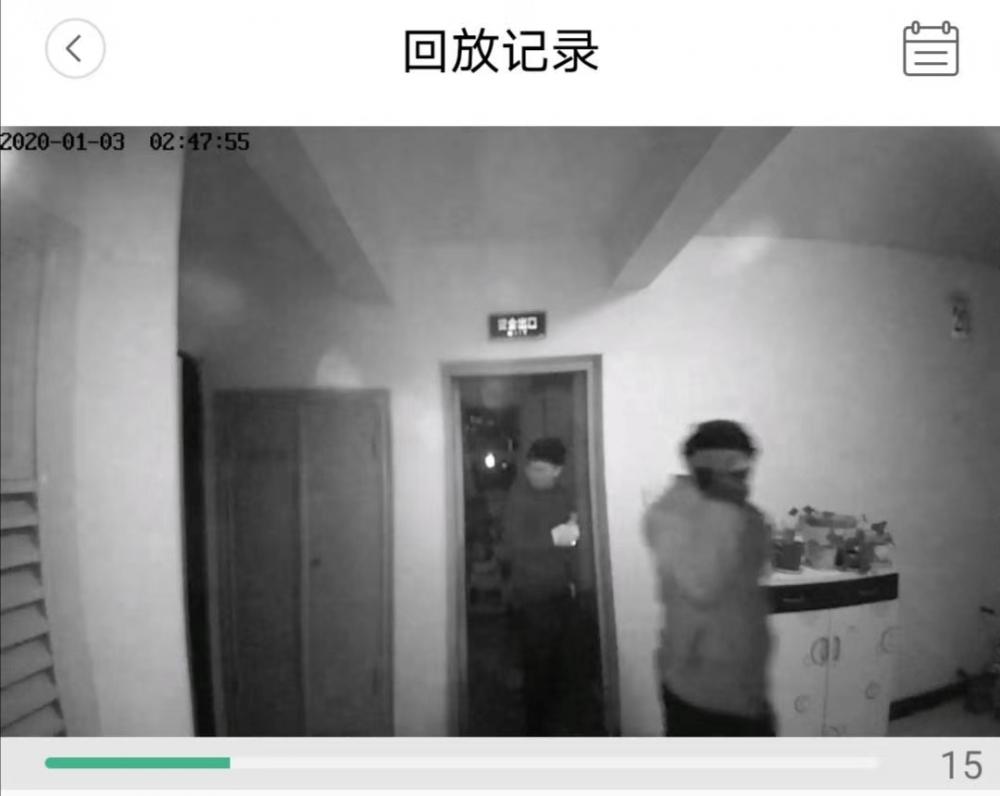 蒙面男子半夜挨家挨户溜门撬锁,半夜男子撬锁