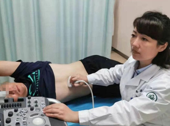 中学生老是胃疼怎么回事,高中女生胃疼是什么原因