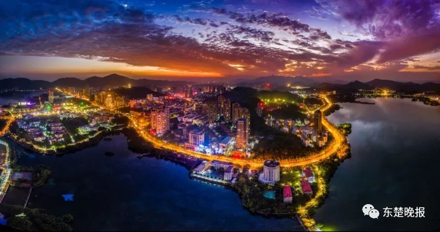 365天，行走3.2万千米，拍摄13万张照片！黄石人到底有多“野”？