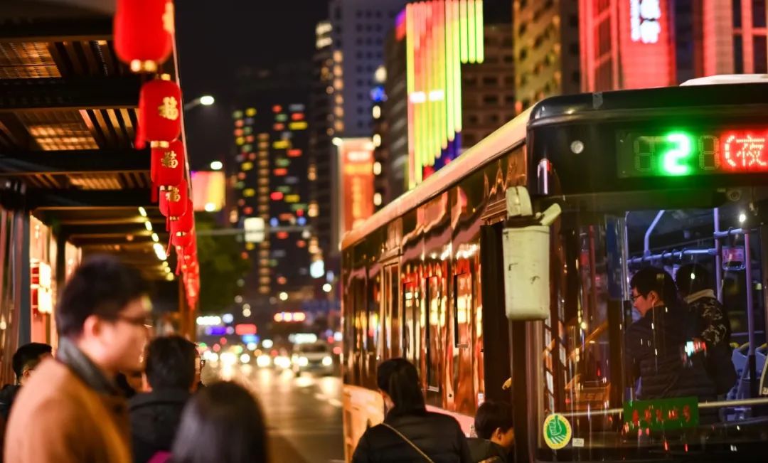 春运将开启回家路上新变化,春运拉开帷幕宁波站