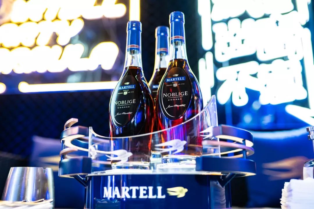 这些名流明星办的派对,也太惊人了吧