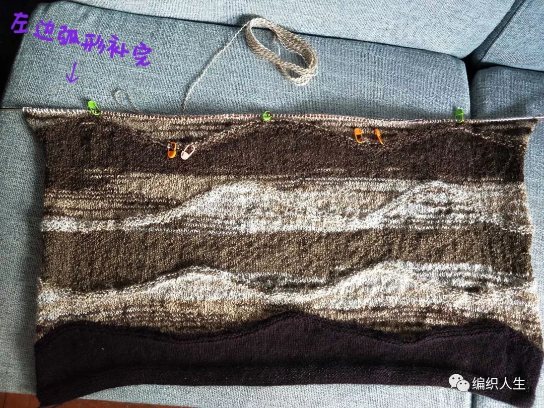 段染8号蕾丝线钩织作品,浅灰色织毛衣视频教程