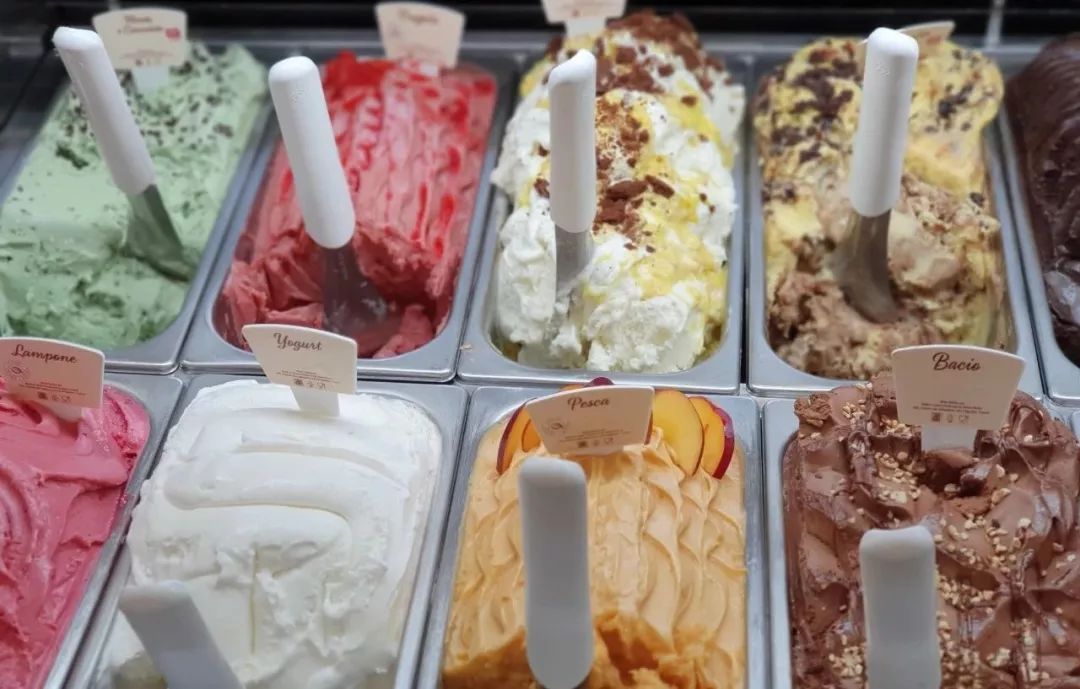 空腹可以吃饭吗下一句怎么接,空腹可以吃饭吗什么梗