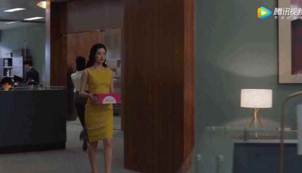 连续8年蝉联全球最美100人，35岁性感*物尤**凭美胸翻红，网友：我就是馋她身子