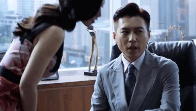 连续8年蝉联全球最美100人，35岁性感*物尤**凭美胸翻红，网友：我就是馋她身子