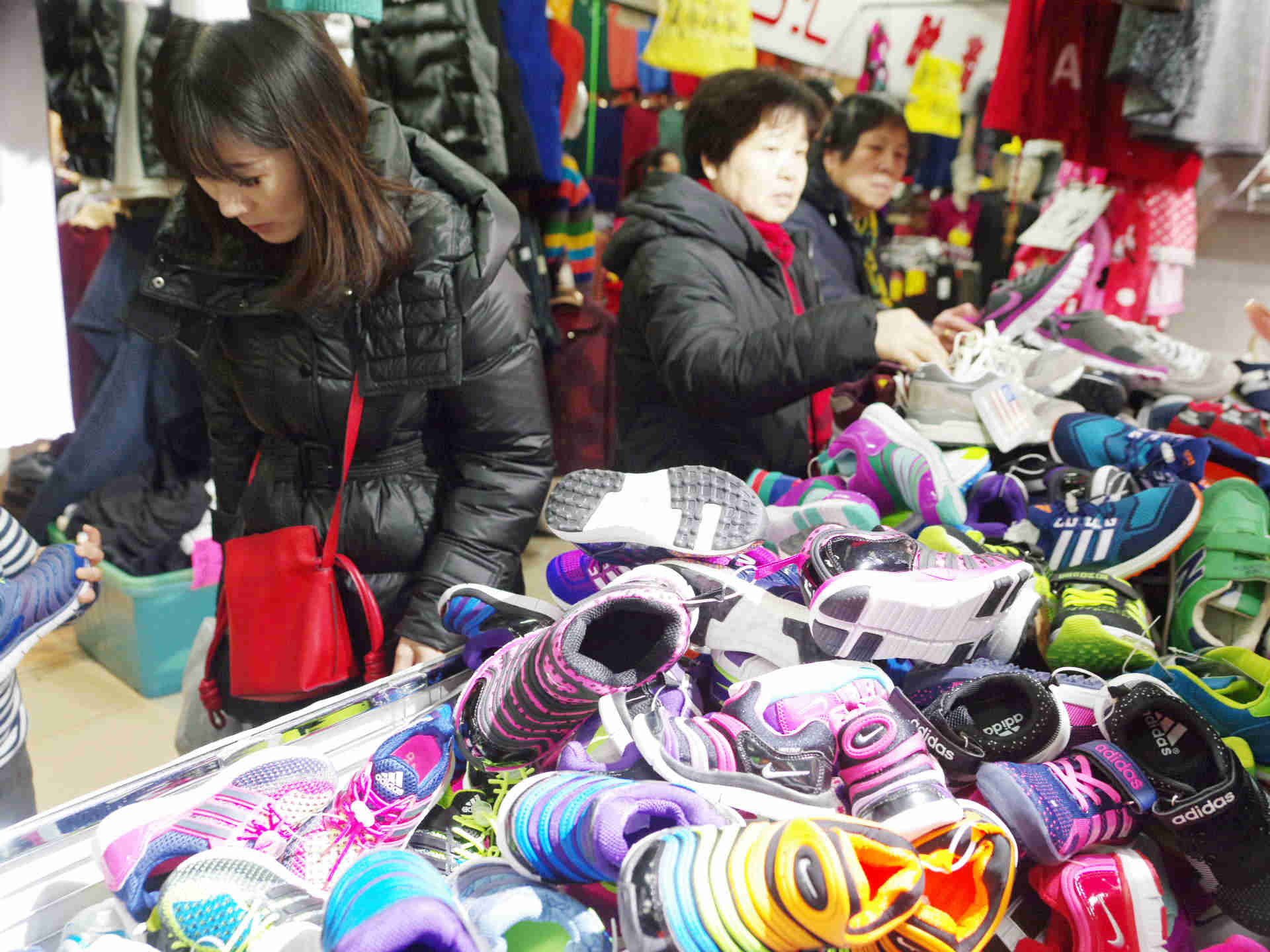 迎新年大清仓,迎新春降价促销