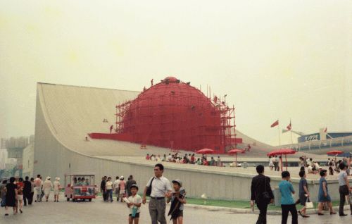 玩艺术、当演员、做唱片，看横尾忠则如何“非礼”这社会