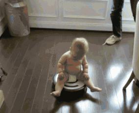 女孩肚子痛还流血，走路都不对劲了