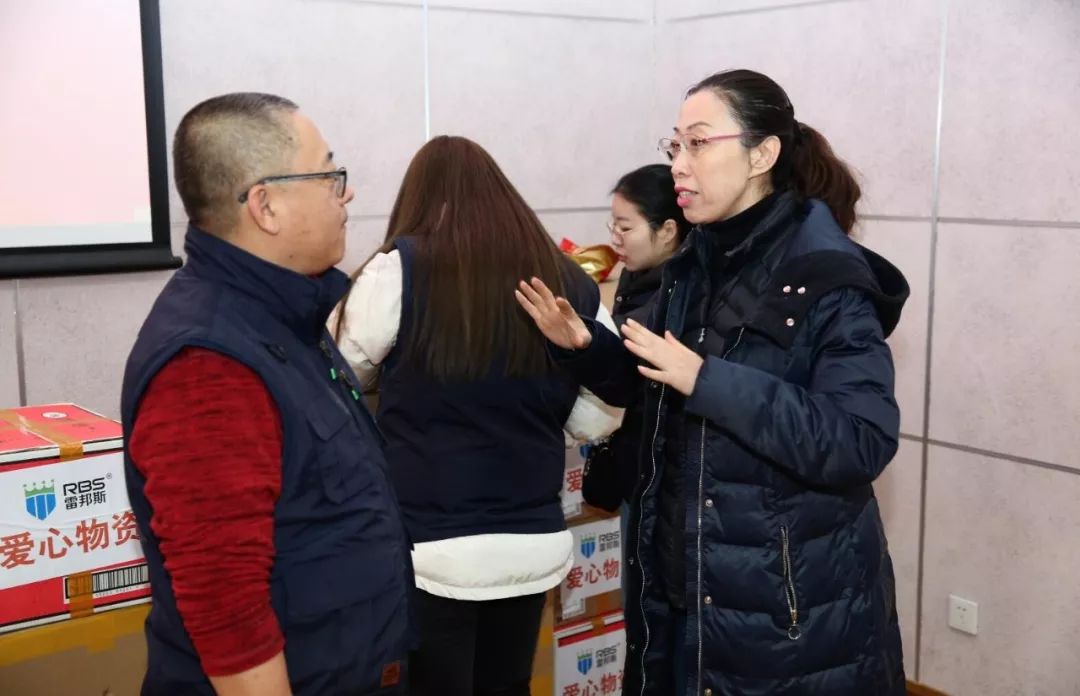 让每个人都有尊严的活着：雷邦斯温暖北京培智学校