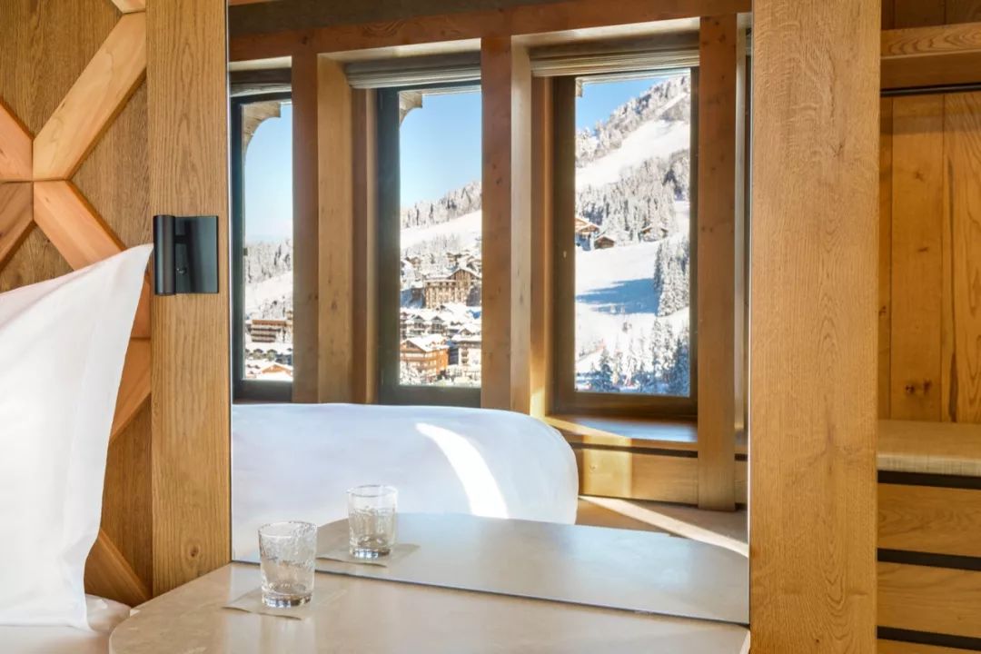 连手套都有专人呵护的，是什么神仙度假体验？