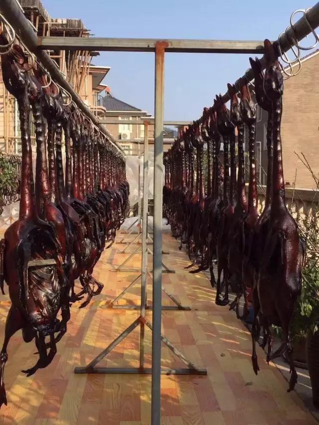 晓食|这家藏在巷弄里的十年老店,以酱鸭儿“称霸”武林