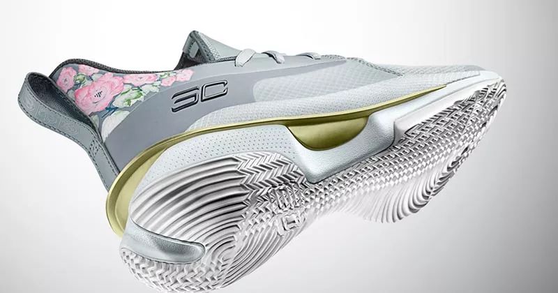 恨不得给全家都买一件！库里花卉战靴上架，官网强势优惠开启